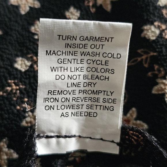 NY Collection Black with Gold Flowers Blouse Size Large Polyester - Picture 5 of 6